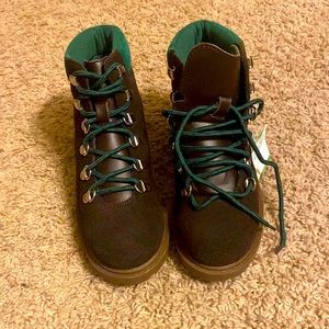 BNWT Boys boots size 1